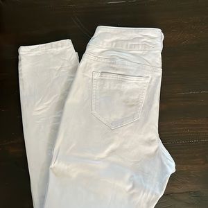Maurices White Jeggings Size Large, Length Regular